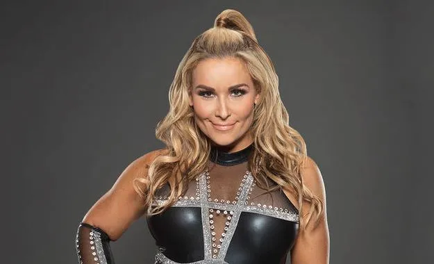 Natalya Natalya sobre el uso de la muerte de su padre