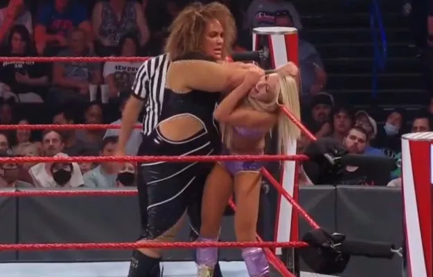Nia Jax vs Charlotte Flair Nia Jax vs Charlotte Flair