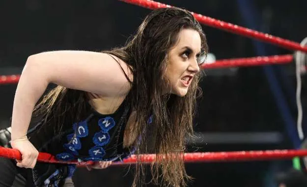 Nikki Cross debuta en WWE RAW