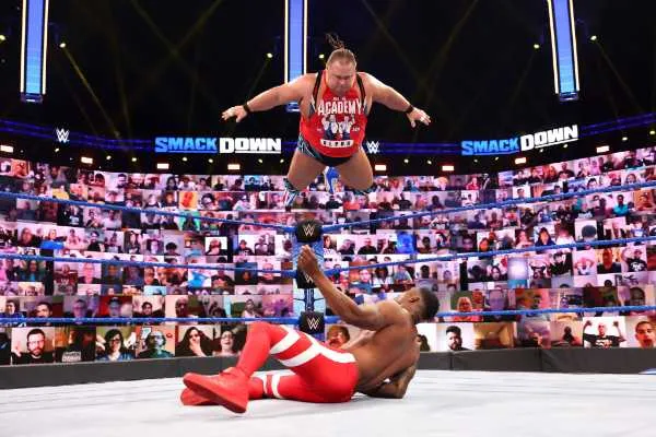 Noticias WWE SmackDown: Montez Ford se lesiona