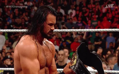Nuevo campeón en NXT Takeover Brooklyn Drew McIntyre fue atacado por Adam Cole en NXT Takeover Brooklyn