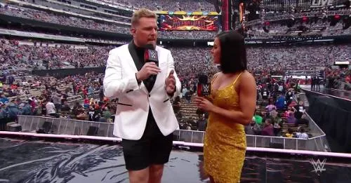 Pat McAfee habla acerca de un posible combate en WrestleMania