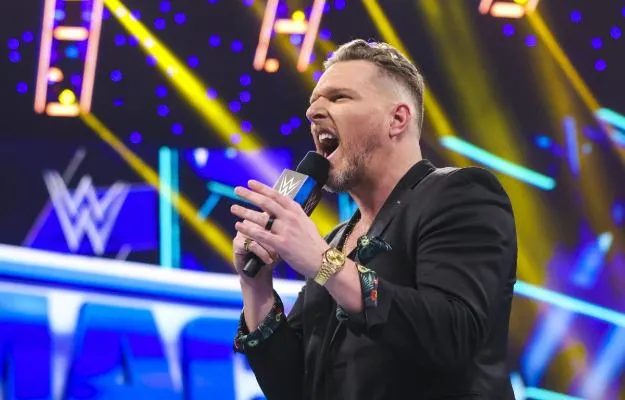 Pat McAfee utilizó una palabra baneada de WWE en SmackDown Pat McAfee utilizó una palabra baneada de WWE en SmackDown