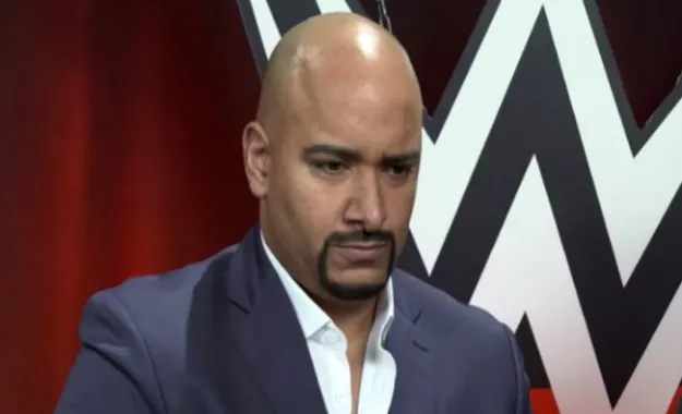 Razón por la que Jonathan Coachman no estuvo en WWE RAW esta semana Razón por la que Jonathan Coachman no estuvo en WWE RAW esta semana