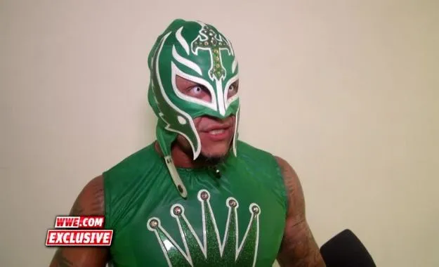 Rey Mysterio regresa a WWE Rey Mysterio regresa a WWE