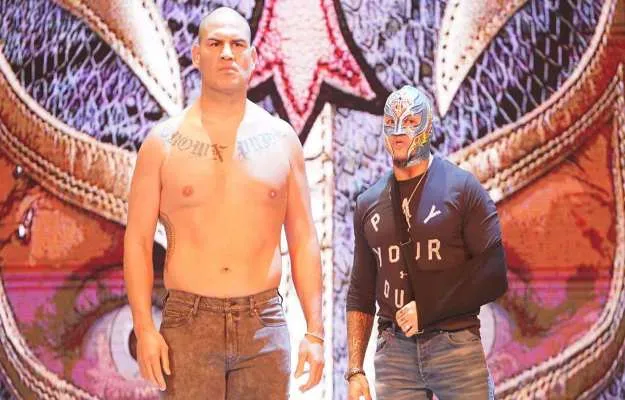 Rey Mysterio y Cain Velasquez WWE
