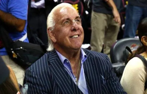 Ric Flair está impresionado con el trabajo de Baron Corbin