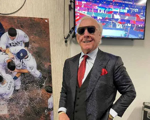 Ric Flair no tiene cláusula de no competencia con WWE Ric Flair no tiene cláusula de no competencia con WWE