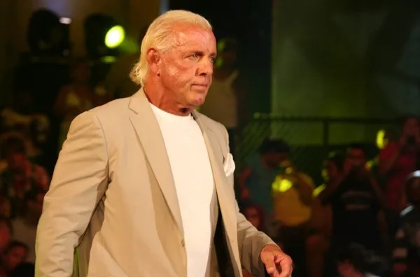 Ric Flair se defiende de las acusaciones del vuelo de la muerte de WWE