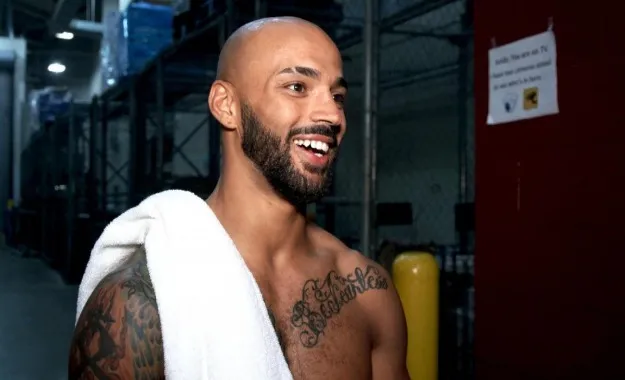 Ricochet habla sobre el apoyo de Paul Heyman en el backstage de WWE
