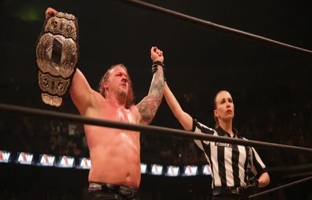 Roban el campeonato mundial de AEW de Chris Jericho mientras cenaba