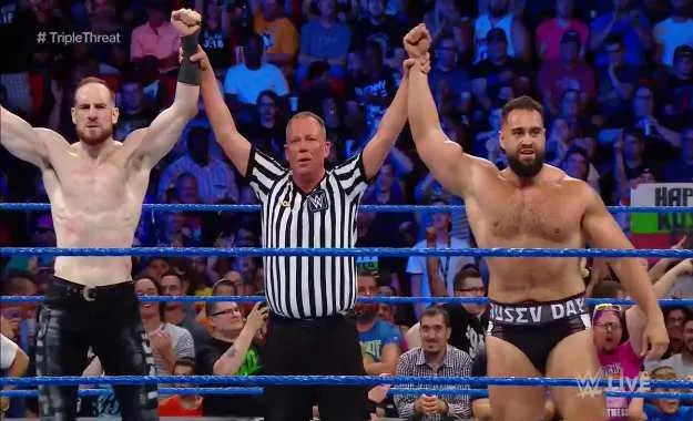 Rusev y Aiden English avanzan a la final del torneo en SmackDown