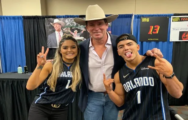 Sammy Guevara sale en defensa de Tay Conti Sammy Guevara sale en defensa de Tay Conti