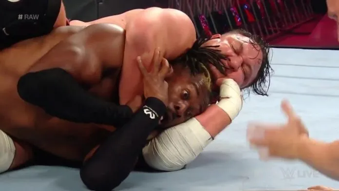 Samoa Joe y Viking Raiders vencen a New Day en WWE RAW Samoa Joe y Viking Raiders vencen a New Day en WWE RAW