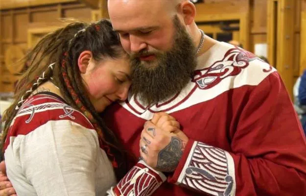 Sarah Logan y Erik dan la bienvenida a su primer hijo