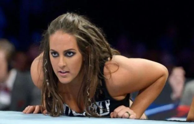 Sarah Logan debuta con nuevo gimmick en WWE Sarah Logan debuta con nuevo gimmick en WWE