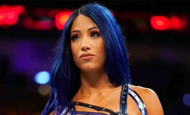 Sasha Banks firma un nuevo contrato con WWE Sasha Banks firma un nuevo contrato con WWE