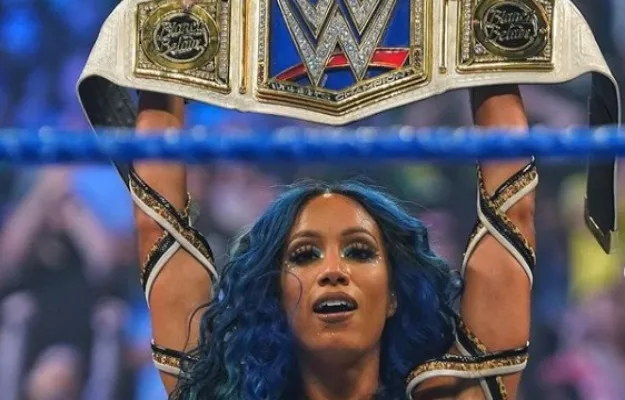 Sasha Banks regresa a WWE SmackDown Sasha Banks regresa a WWE SmackDown