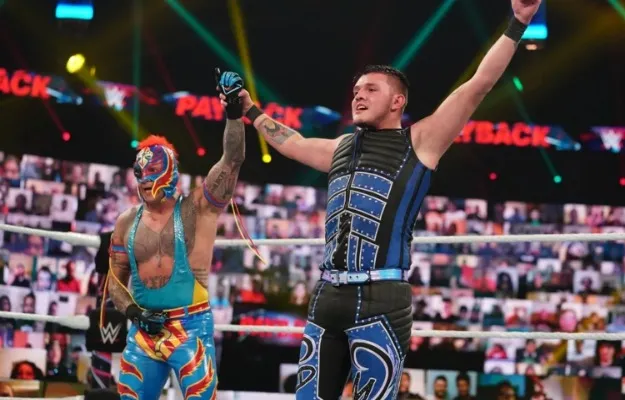 WWE REY MYSTERIO DOMINIK MYSTERIO