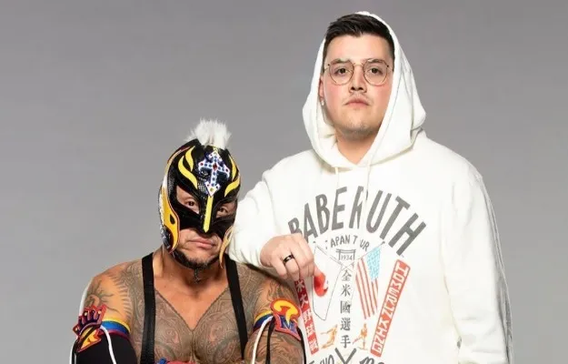 REY MYSTERIO DOMINIK MYSTERIO