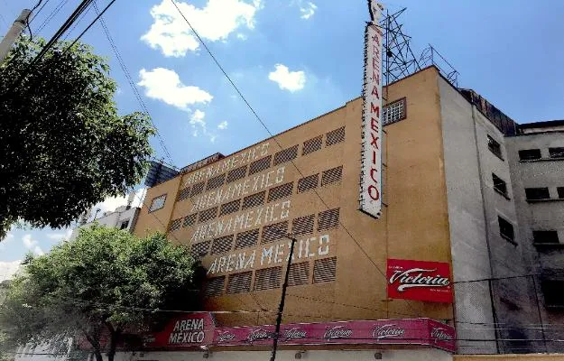 Secretaría de Gobierno de la CDMX autoriza funciones a puerta cerrada