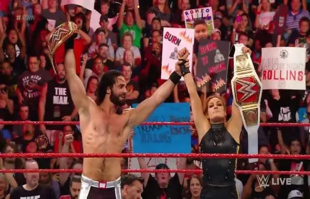 Seth Rollins y Becky Lynch derrotan a Mike y Maria Kanellis en WWE RAW Seth Rollins y Becky Lynch WWE