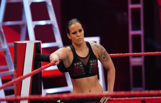 Shayna Baszler se clasifica para el combate femenino de Money In The Bank