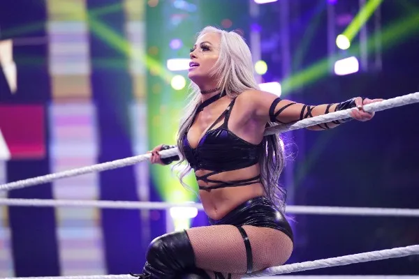 Solo Para Fanáticos de WWE _ Noticias WWE 08_12_2021 Solo Para Fanáticos de WWE | Noticias WWE 08/12/2021