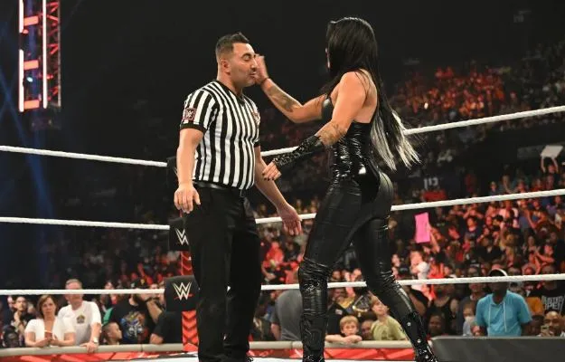 Sonya Deville ha sido multada por WWE Sonya Deville ha sido multada por WWE