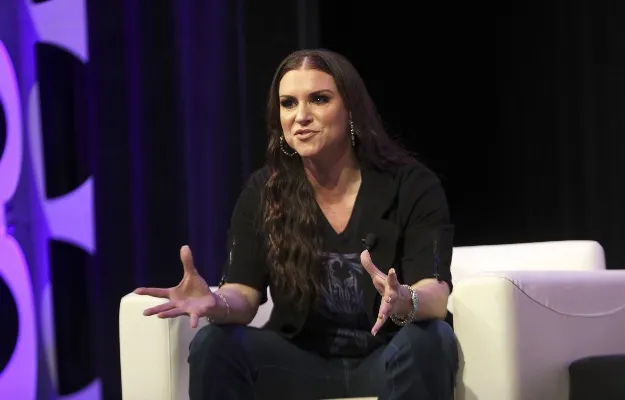 Stephanie McMahon Stephanie McMahon cuestionada en WWE