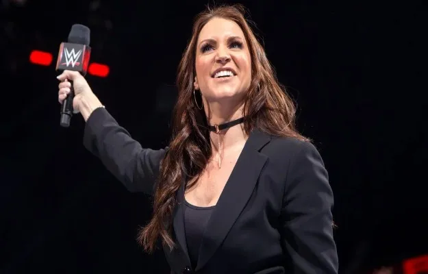 Stephanie McMahon felicita a los y las participantes de Royal Rumble Stephanie McMahon felicita a los y las participantes de Royal Rumble