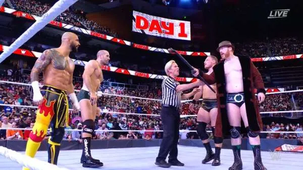 Terrible imagen de luchador de WWE con la nariz rota