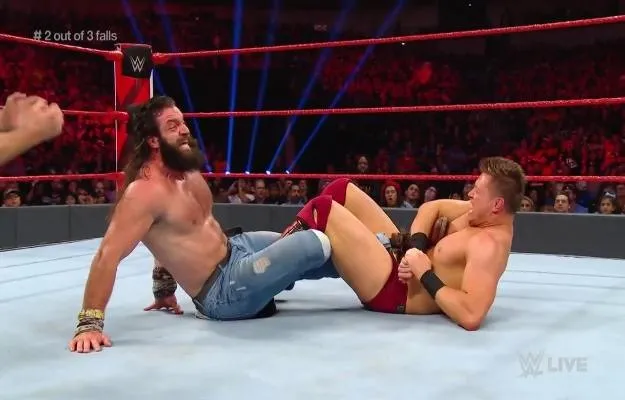 The Miz derrota a Elias en un 2 out of 3 falls match durante WWE RAW