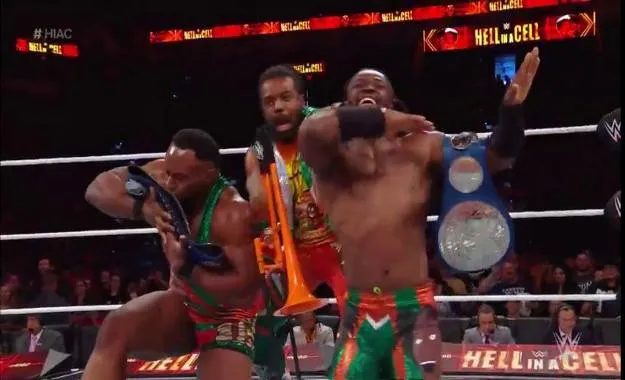 The New Day retienen los campeonatos por parejas de Smackdown en Hell in a Cell