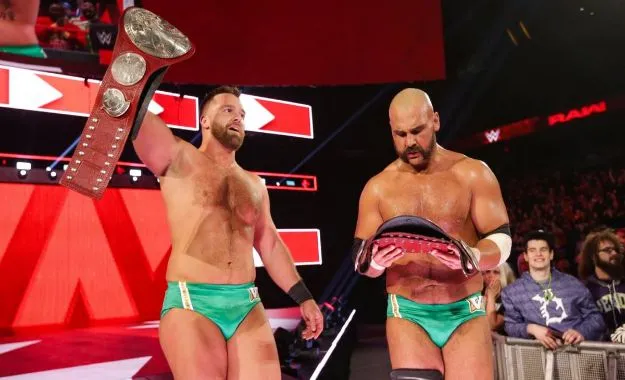 The Revival campeones por parejas de RAW