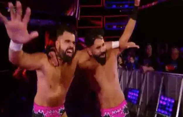 The Singh Brothers derrotan a The Lucha House Party en 205 live The Singh Brothers vencen a The Lucha House Party en 205 live