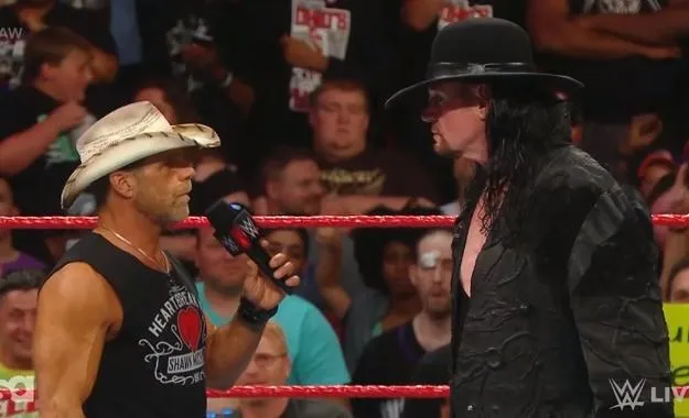 The Undertaker vuelve a RAW interrumpiendo a Shawn Michaels The Undertaker vuelve a RAW interrumpiendo a Shawn Michaels