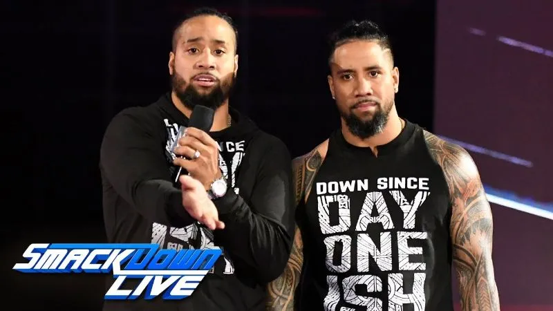The Usos retienen sus campeonatos por pareja de SmackDown en Royal Rumble