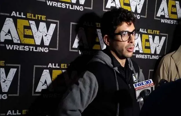 Tony Khan habla sobre AEW UK Tony Khan habla sobre AEW UK