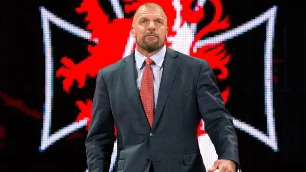 Triple H regresa a WWE tras su operación de corazón