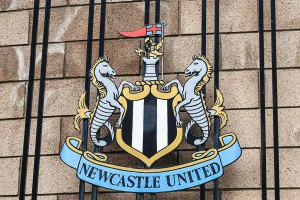 Un jeque árabe compra el Newcastle y acaba con el sueño de Shane McMahon