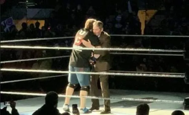 Vince McMahon apareció en el Live Show del Madison Square Garden para presentar el regreso de John Cena