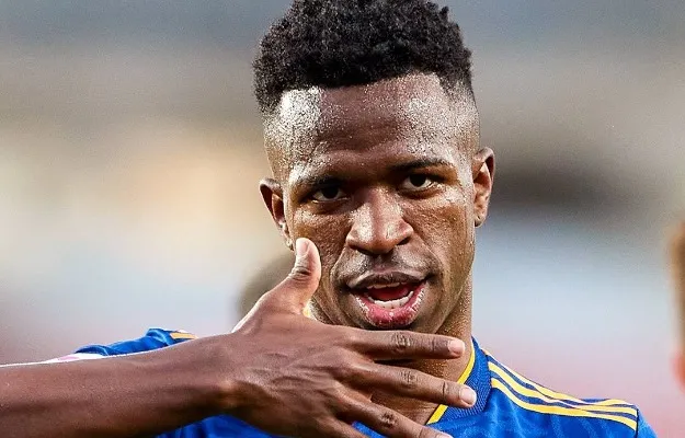 Vinicius Jr imita a John Cena en el partido del Real Madrid