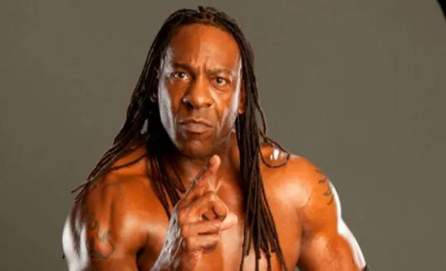 WWE Noticias Booker T piensa seriamente en regresar al ring