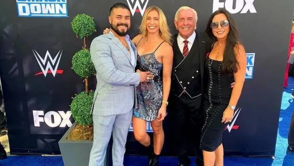 WWE Noticias: Andrade le aplica un suplex a Ric Flair
