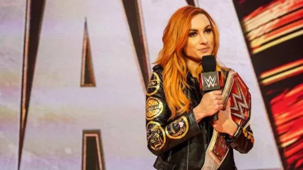 WWE Noticias Becky Lynch en el basckstage de Hell in a Cell WWE Noticias Becky Lynch en el basckstage de Hell in a Cell