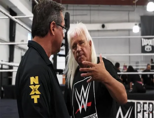 WWE Noticias_ Ricky Morton diagnosticado con parálisis facial WWE Noticias: Ricky Morton diagnosticado con parálisis facial