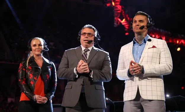 WWE Noticias_ WWE tendría pensado en tener sólo a dos personas en las mesas de comentaristas WWE Noticias_ WWE tendría pensado en tener sólo a dos personas en las mesas de comentaristas