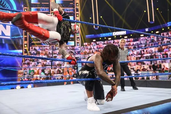 WWE SmackDown 4 de junio : Cobertura y Resultados en vivo