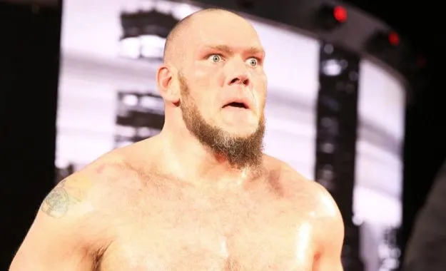 WWE deshecha planes para Lars Sullivan